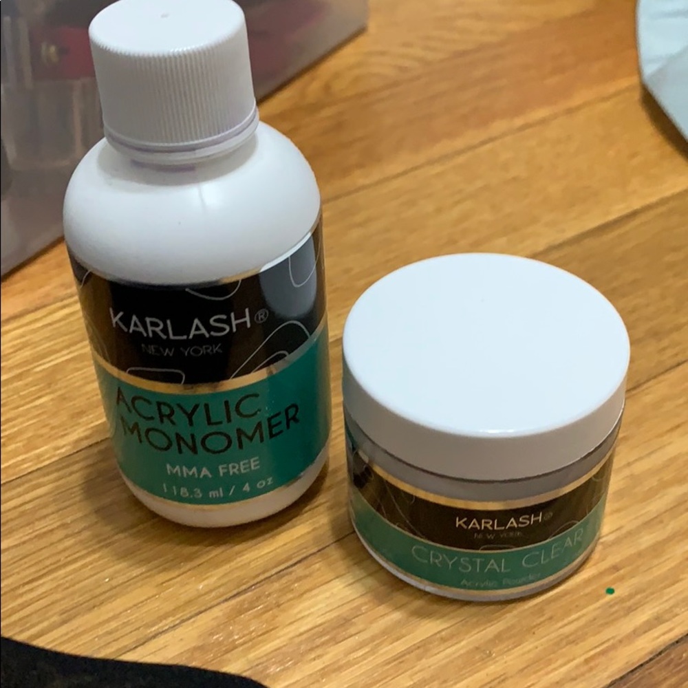 Crystal clear acrylic powder and liquid